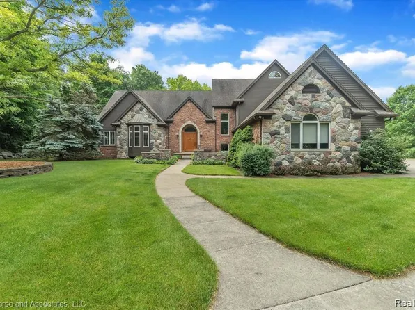 2260 Rock Valley Rd, Metamora, MI 48455