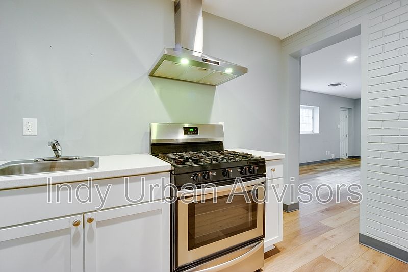1st image of 5002 E Washington St APT 2
