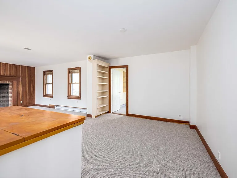 1253 Fairport Rd — Photo 16