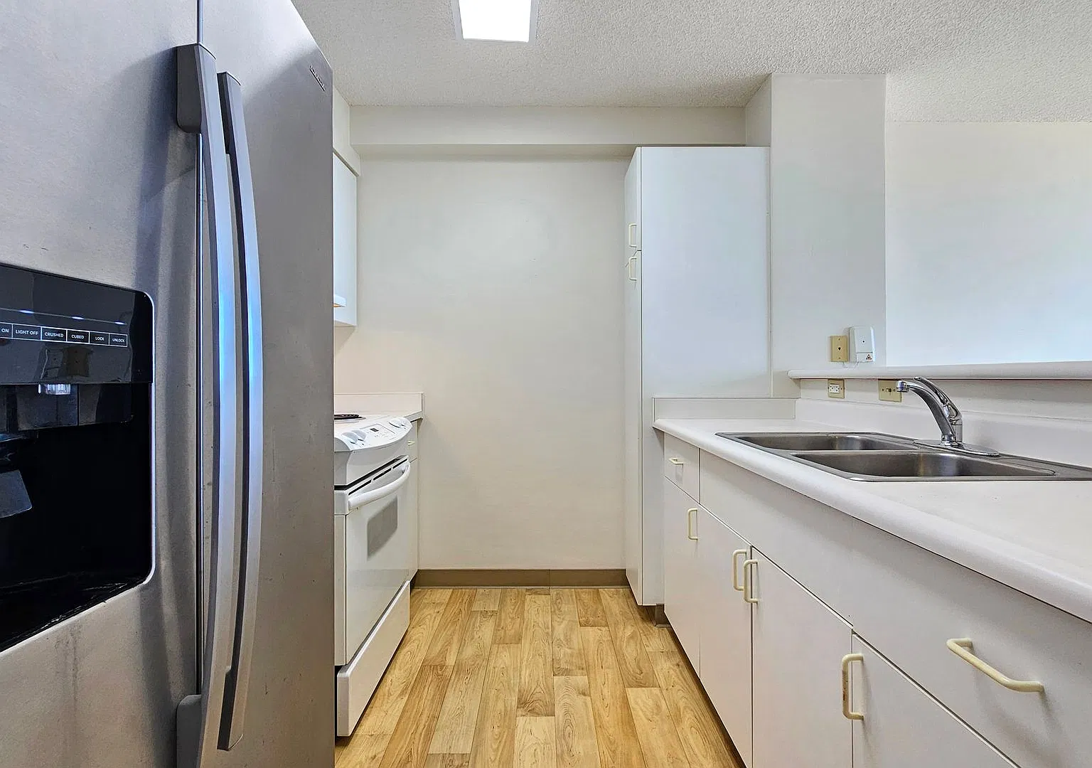 Partly Furnished 1-Bedroom 1-Bath With 1 Parking @ 215 N King Street — Photo 2
