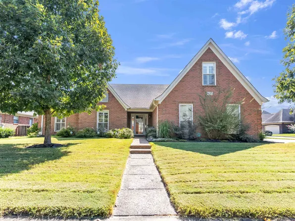 1290 Rain Lake Ln E, Collierville, TN 38017