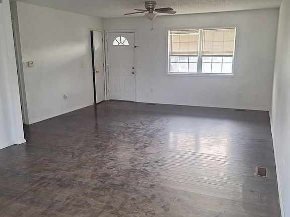 4th image of 606 Chicago Ave