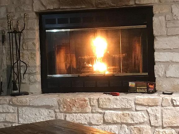 2nd image of 40 Wood Cove Cir
