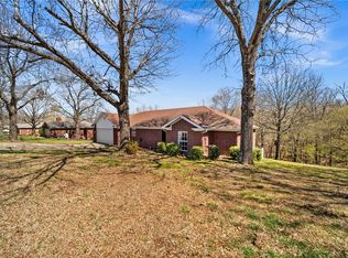 12560 Blueberry Ln, Lowell, AR 72745