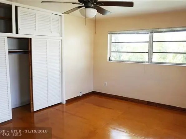 8040 Tatum Waterway Dr APT 20, Miami Beach, FL 33141