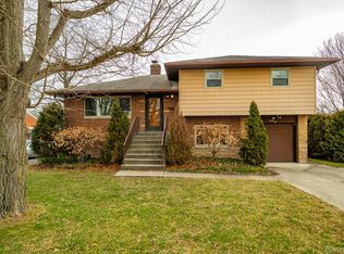 42 Elm Hill Dr, Dayton, OH 45415