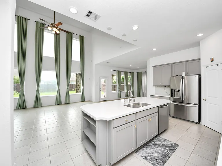2210 Captain Davis Dr — Photo 10