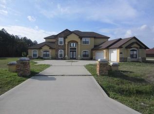 5222 Angel Lake Dr, Jacksonville, FL 32218