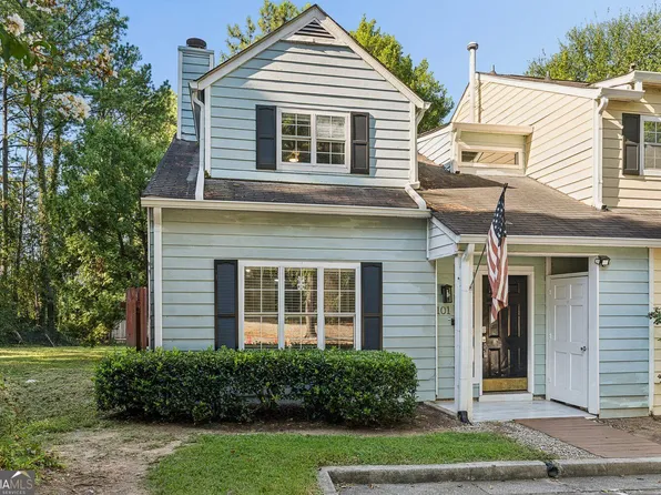 101 Vineyard Pond Dr NW, Norcross, GA 30071