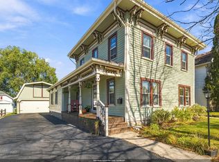 422 W 11th Ave, Oshkosh, WI 54902