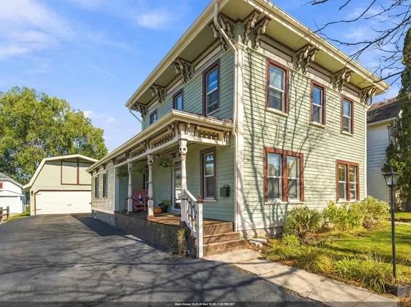 422 W 11th Ave, Oshkosh, WI 54902