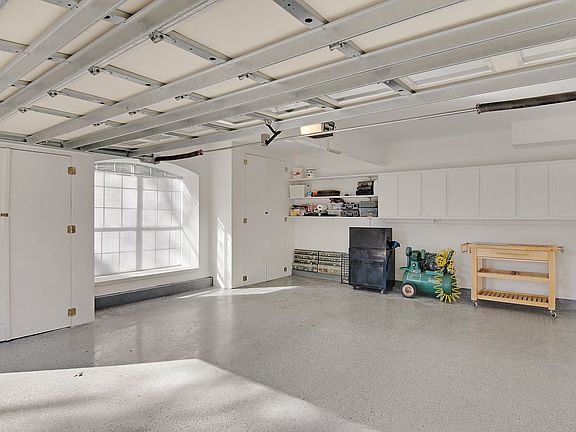 5th image of 171 Indian Bay Dr