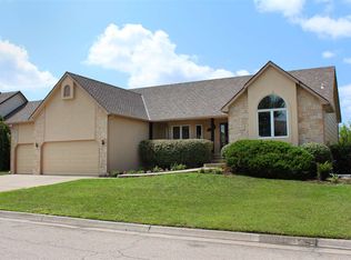 8221 E Oxford Ct, Wichita, KS 67226