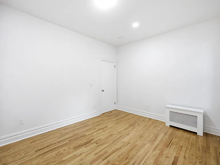 160 Wadsworth Ave #104 — Photo 13