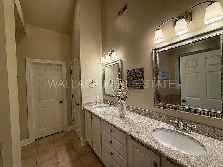 10912 Alvaros Ln — Photo 7