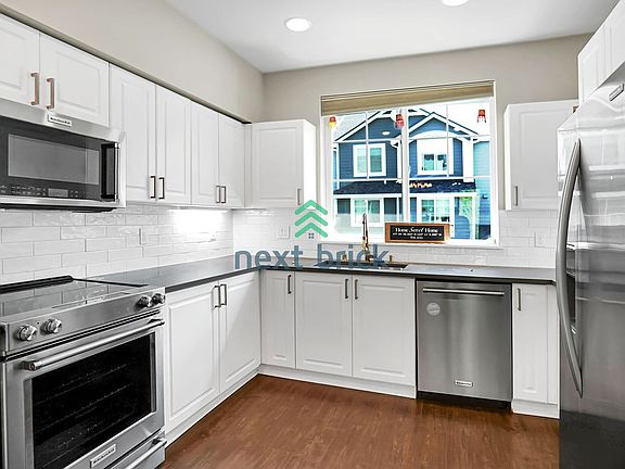3rd image of 16125 Juanita Woodinville Way NE Unit 905