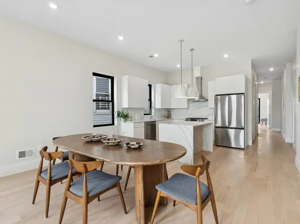 220 Freeman Avenue image 5 of 47