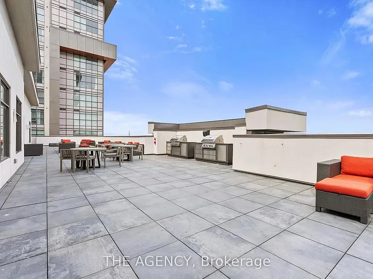 450 Dundas St E #101 — Photo 21