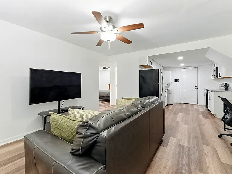 2820 Memorial Dr SE — Photo 13