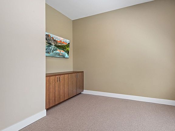 4th image of 328 9th Ave