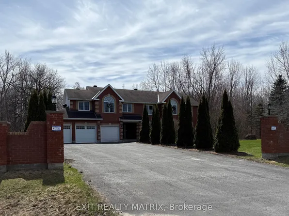 1322 Du Gouverneur Dr, Ottawa, ON K4C 1E2