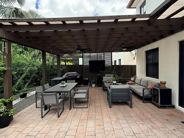 8640 NW 101st Pl — Photo 33