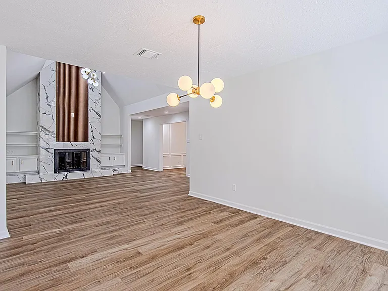 3406 Forest Village Dr — Photo 12