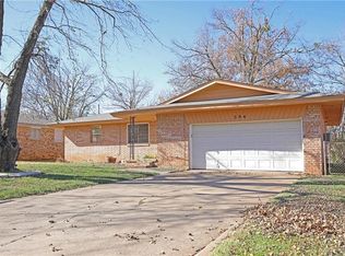 504 Crest Ln, Noble, OK 73068