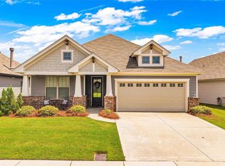 211 Hedgefield Dr, Prattville, AL 36066