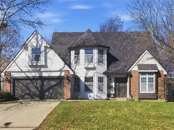 13810 Pembroke Ln, Leawood, KS 66224