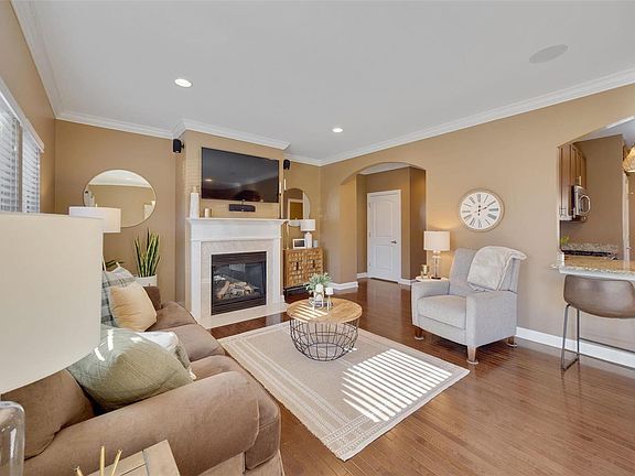 4th image of 7034 Mardel Ave
