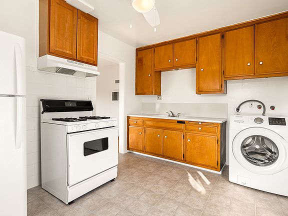 3rd image of 424 S Lincoln Ave #B