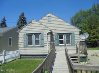 1518 W Willow St, Lansing, MI 48915