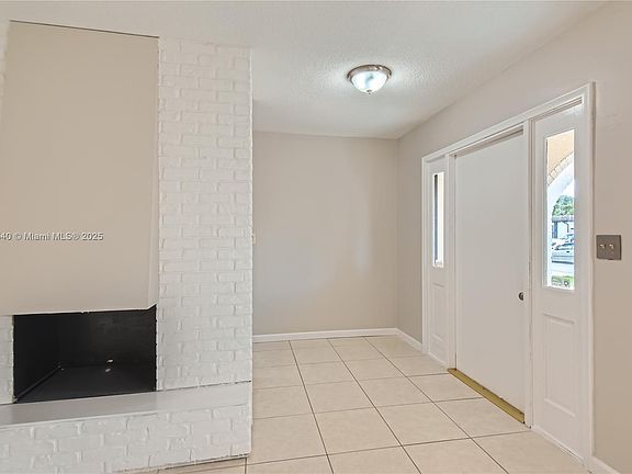 4th image of 8637 Southampton Dr