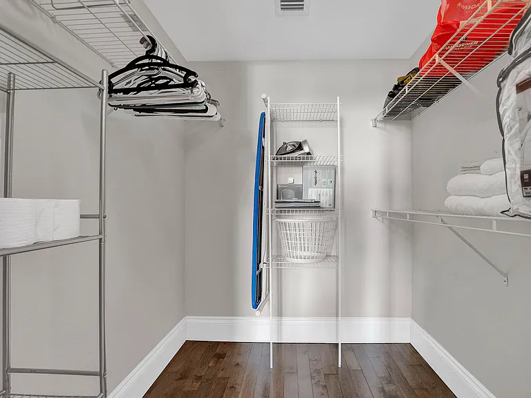 100 NE 6th St #203 — Photo 16