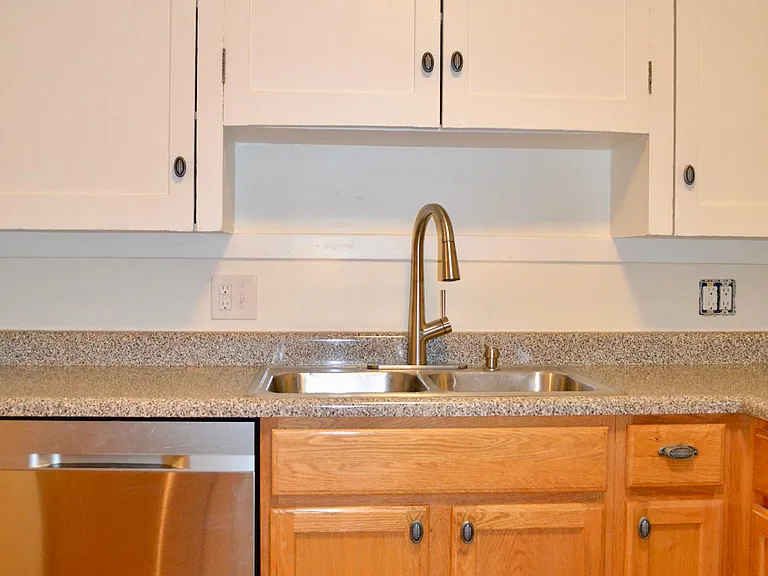 1009 E 5th Ave — Photo 5
