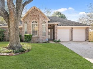 3510 Southdown Dr, Pearland, TX 77584