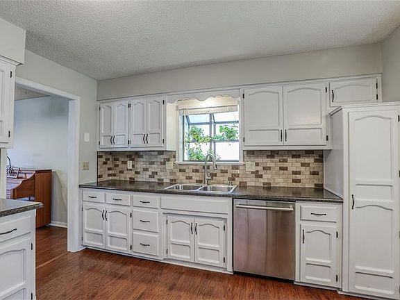5th image of 1417 Andrea Dr