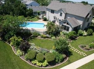 1386 Windfield Dr, Sycamore, IL 60178