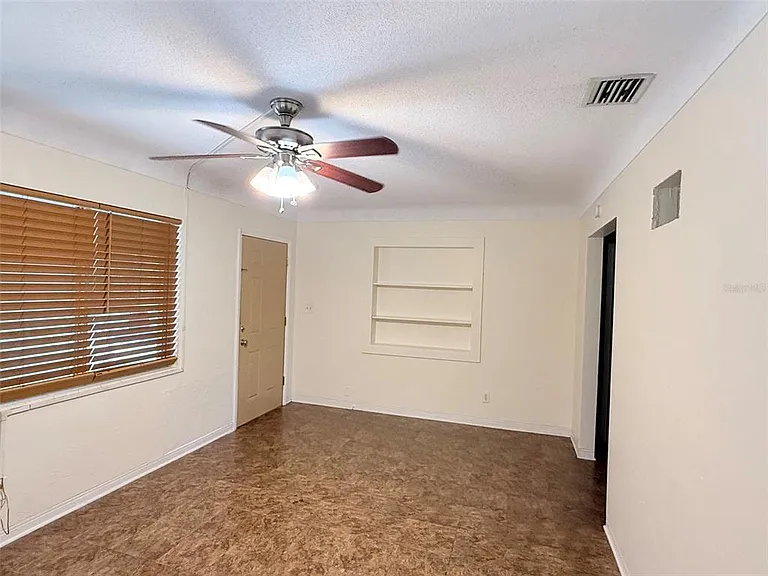 5541 Lown St N #SOUTH — Photo 3