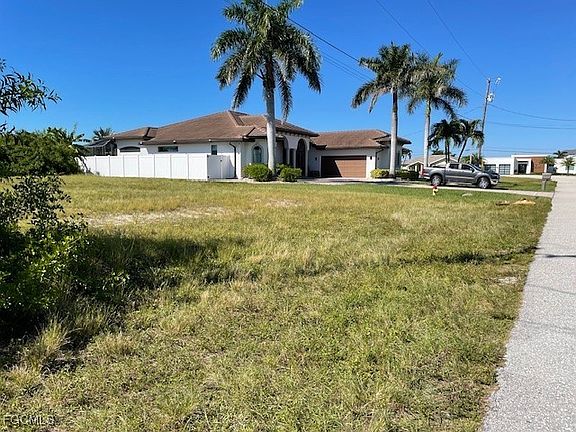 3rd image of 3716 SW 17th Ave
