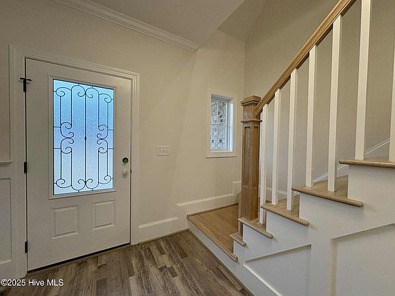 5th image of 824 Emmett Court