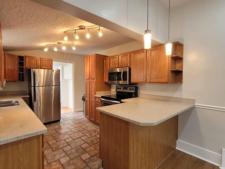 1018 E Linden Ave — Photo 6