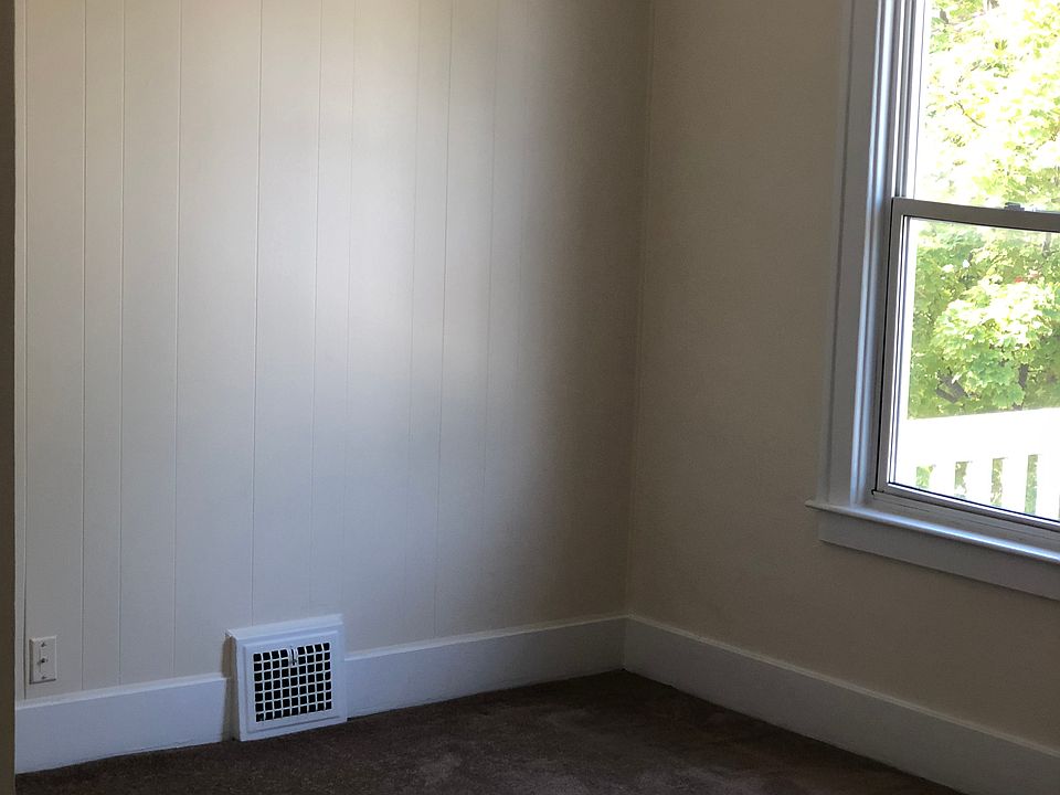 2nd image of 1066 Wayburn St