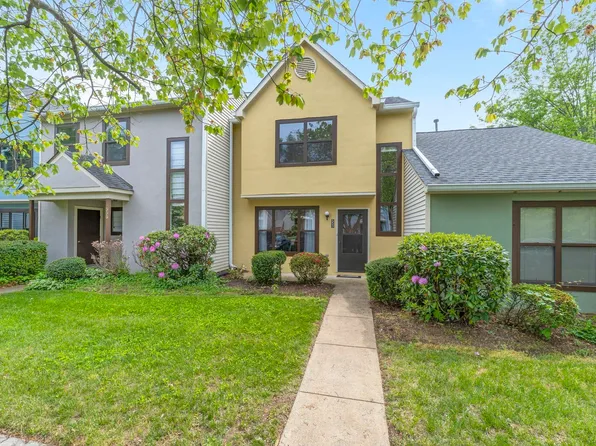 553 Millstone Ct, Charlottesville, VA 22901