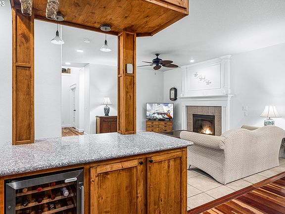 2nd image of 14635 Sugarpine St