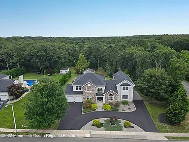 4 bed, 3000 sqft, $3,950 — Photo 2