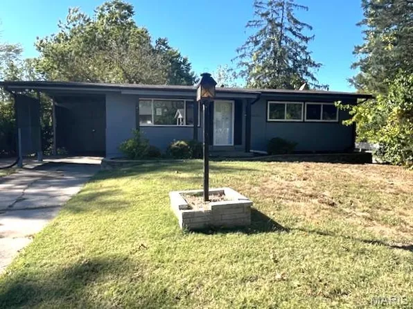 10201 Doane Dr, Saint Louis, MO 63136