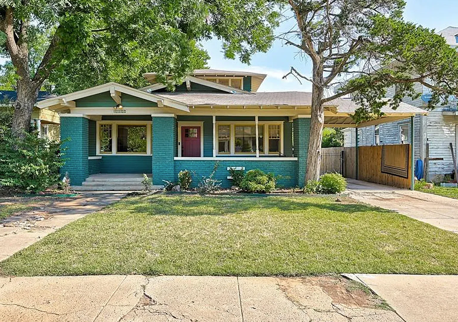 Fantastic Remodeled 4BD/2BTH in the Paseo District — Photo 1