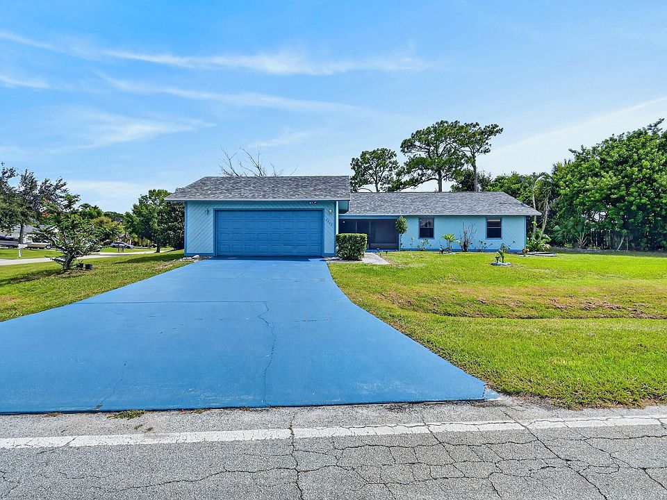 1st image of 2402 SW SUMMIT Street